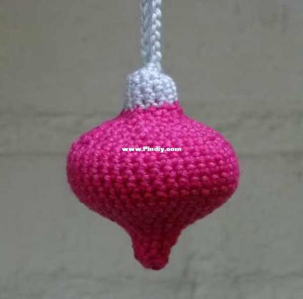 Haakbaak Flat Christmas Tree Bauble.jpg