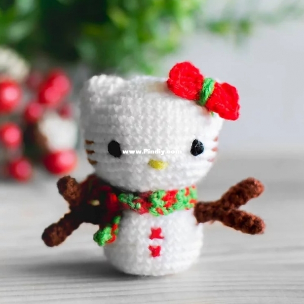 Swah Hello Kitty Snowman.jpg