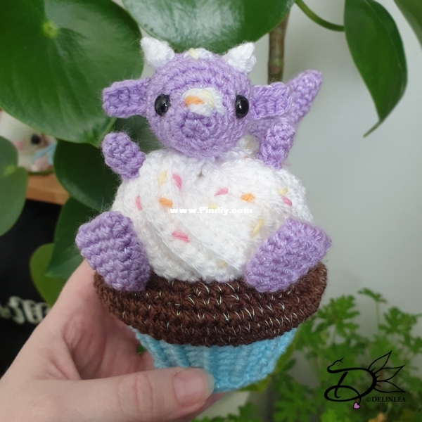 Birthday cupcake naughty dragon - Delinlea.jpg