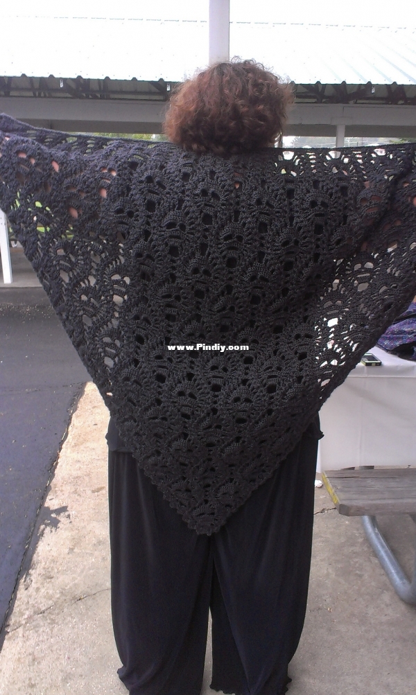Linda_Shawl_Back.jpg