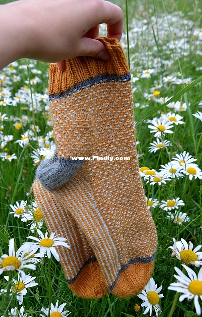 Slunovrat_socks5_medium2.jpg