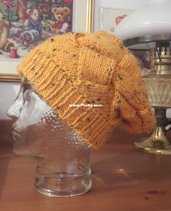 2020 11 06 Entrelac Hat (2).jpg