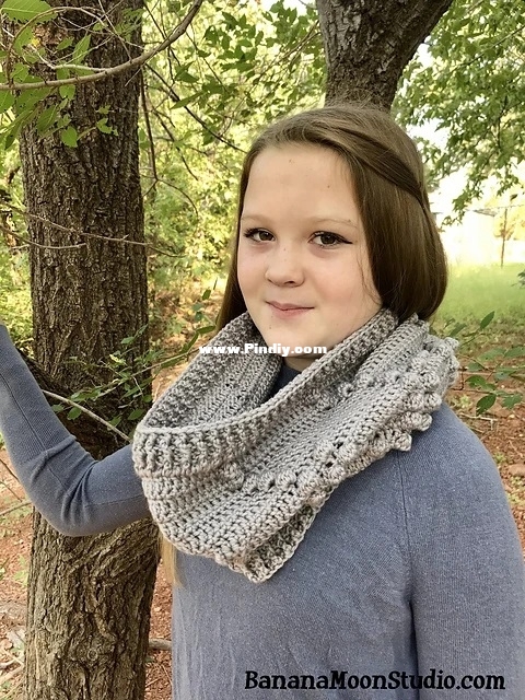 Banana Moon Studio - April Garwood - Dot to dot Cowl.jpg
