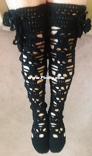 skull_stockings_medium (1).jpg