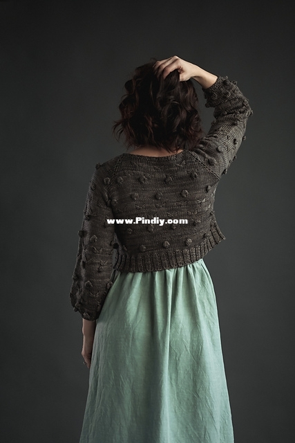Alaia-Knitted-Crop-Sweater-Gray.jpg
