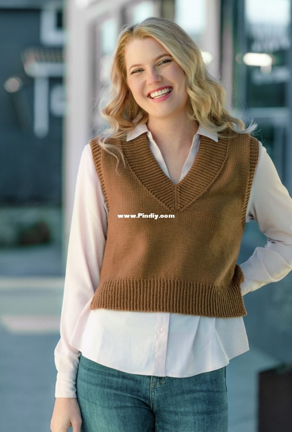 255-426-02_DG_Mandra_Vest_Karamell_02.jpeg