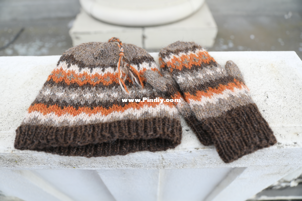 small_hat_and_mittens.png