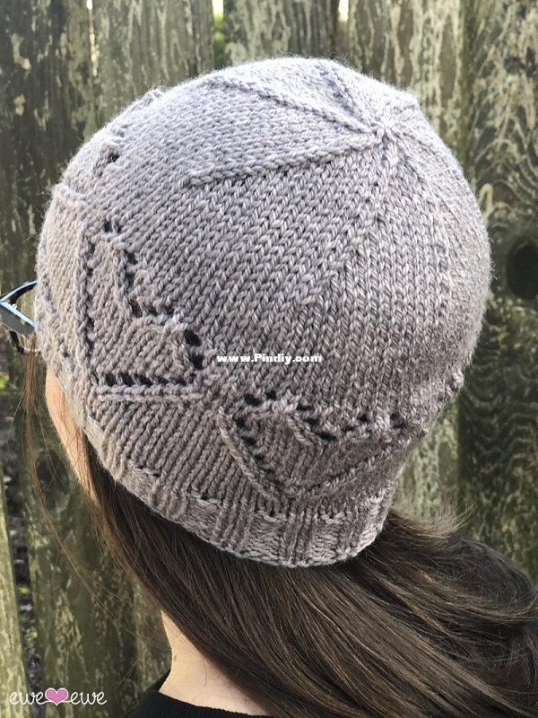 280_ewe_heart_hat_side.jpg