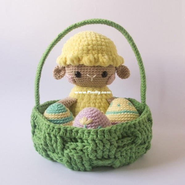 Hobbii Friends - Lemon Yarn Creations - Lily the Easter Lamb.jpg