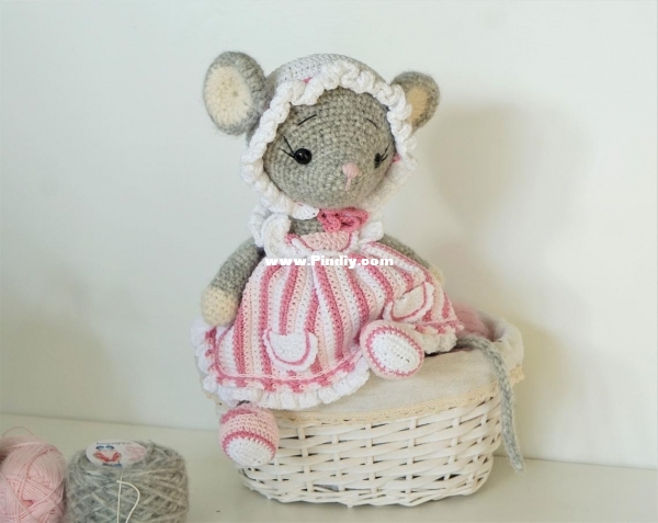 Polushka Bunny - Maria Ermolova - Easter Mouse Toy Clothe.jpg