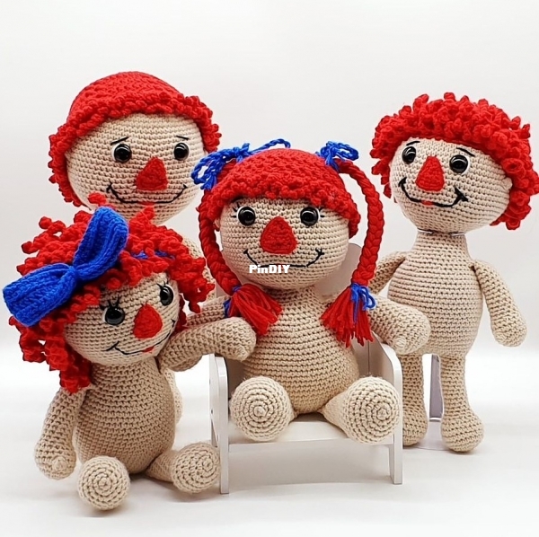 The_DOLL_COLLECTIVE_BooK 01.jpg