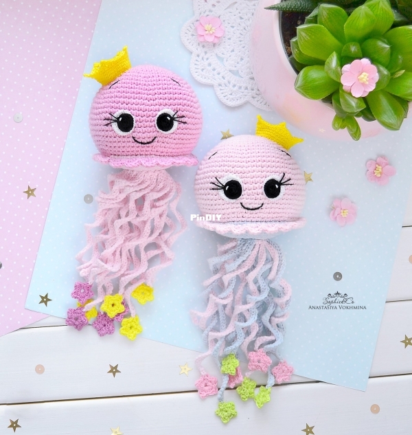 Sophie and Co - AVokhmina Patterns - Anastasia Vohmina - Jellyfish Teether and Rattle.jpg