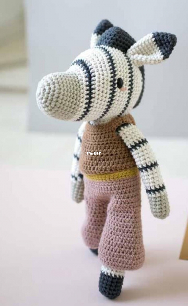 Pica Pau - Yanina Schenkel - зебра - russian translated.jpg