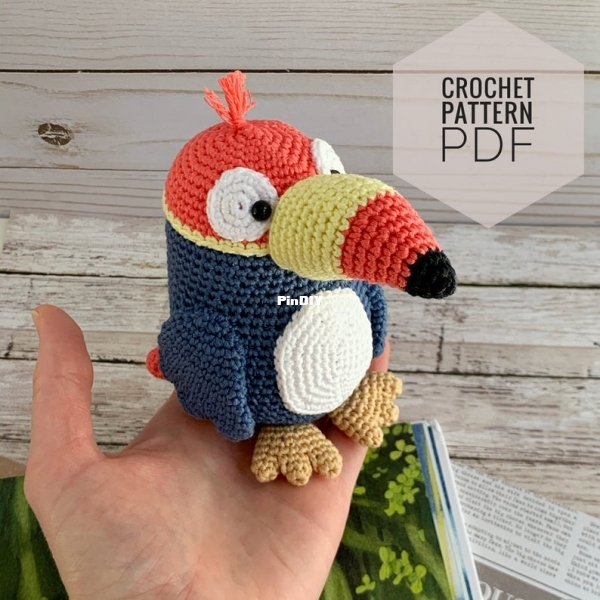 JuliaKaPattern-Yulia Klyushina-bird toucan