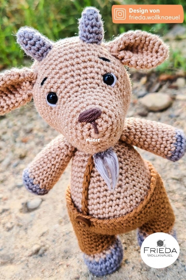 Gruendl - Frieda Wollknaeuel - Nadine Lange - Ziege.jpg