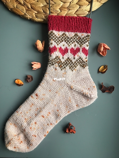 cute_hearts_socks_medium2.jpg