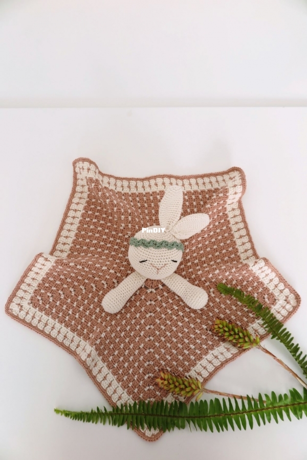 7848 – Bunny Cuddle Buddie – Toy & Cuddle Blanket 2