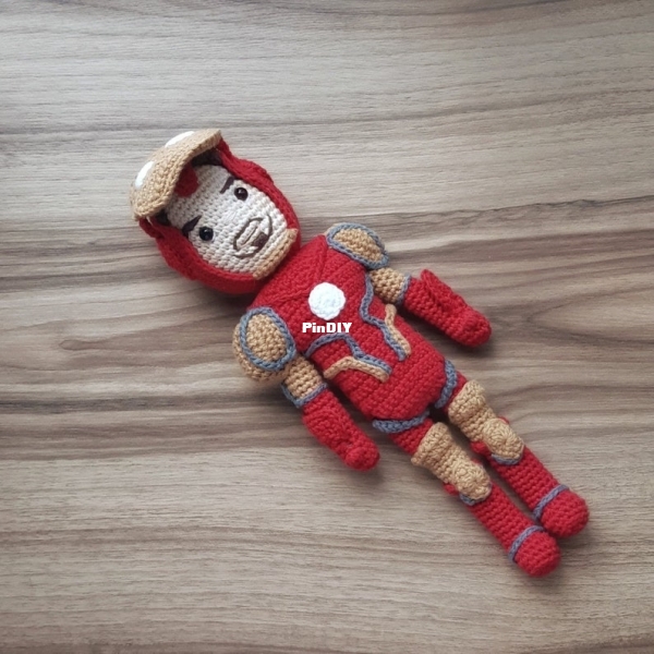 Amigurumi Art Crochet - Susana de Rivero - Ironman - Portuguese