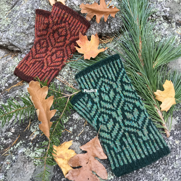 Hedgerow Fingerless Mittens1.png