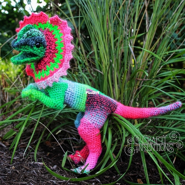 Dilophosaurus_for_Ravelry_Listing_Front_Photo_13_medium2.jpg