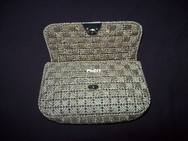 plastic canvas purse 002.JPG