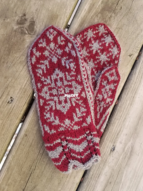 Vine_leaf_mitten_medium2.png