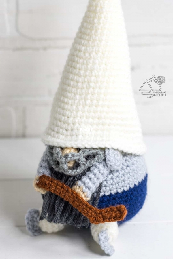 5hockeygnome.jpg