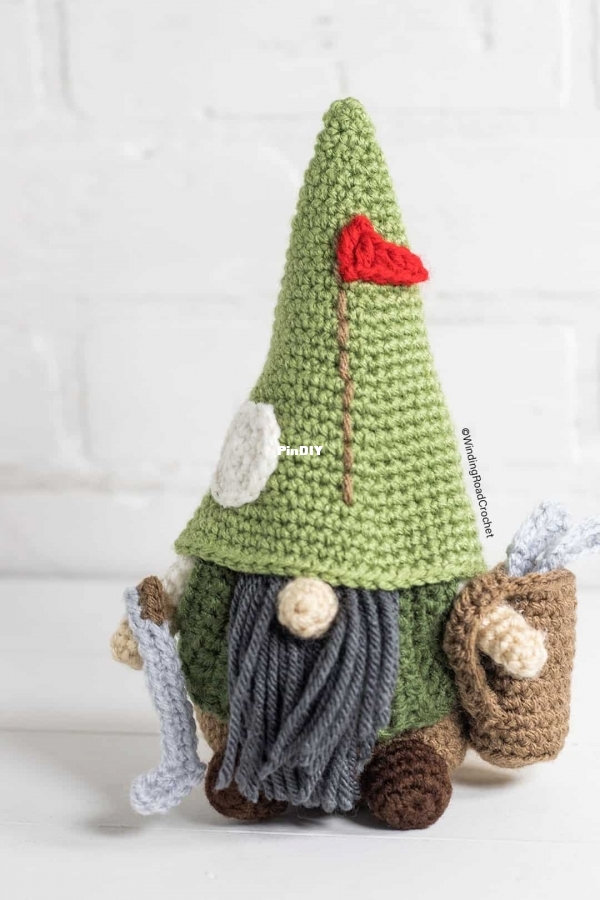 golfinggnome1.jpg