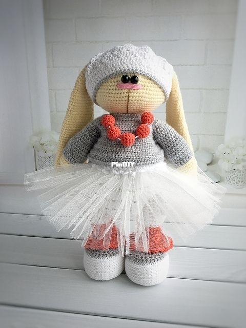 Snowflake Outfit KnitToyPatterns Natalya Solovjeva (1).jpg