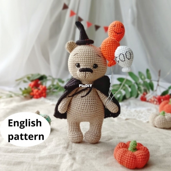 Bear in Halloween