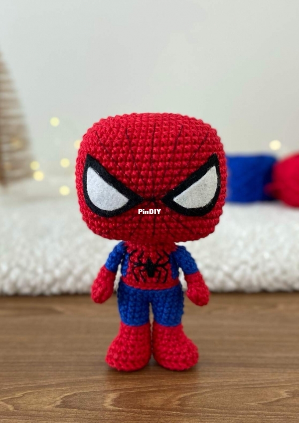 ...Viviane Larangeiras @azuliecroche - Fanart Homem - Aranha - Portuguese.jpg