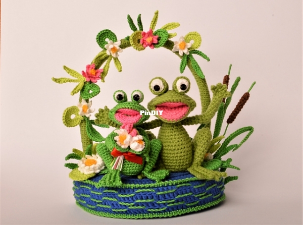  Bridal Arch with Happy Frogs