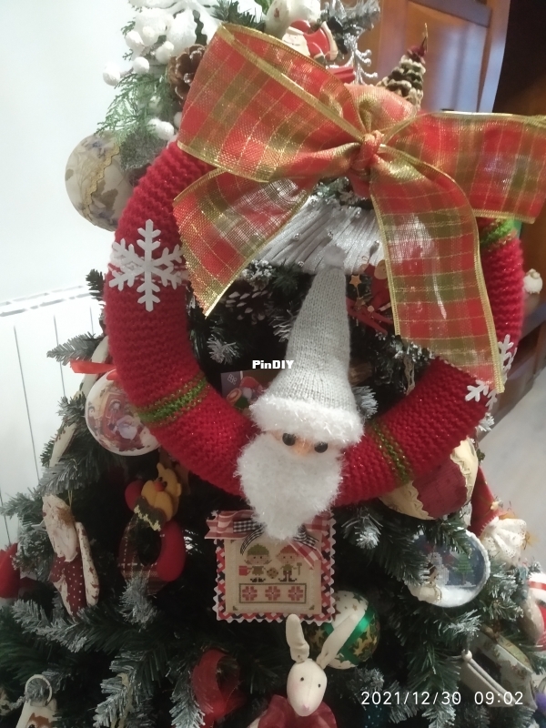 Christmas wreath - Santa grey