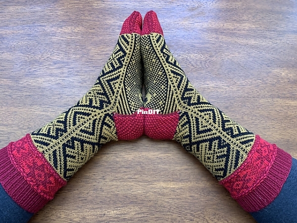 comet_two_socks_medium2.jpeg