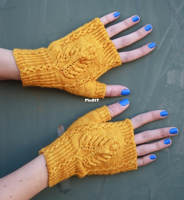 Kezia Fingerless Mitts2.jpg