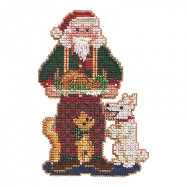 MH20-2133_Christmas Day Santas-Christmas Memories.jpg
