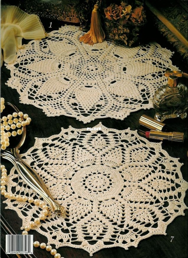 4 Pretty Pineapple Doilies.jpg