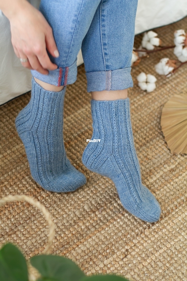 Rain streams socks1.jpg