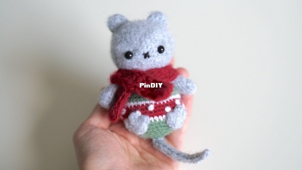 christmas-kitty-us.jpg