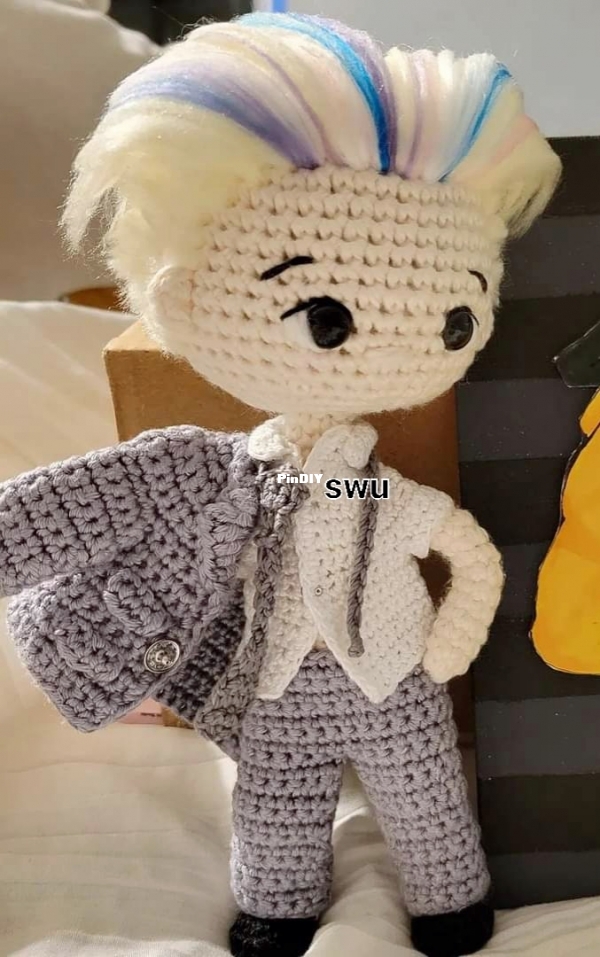 gray suit2.jpg
