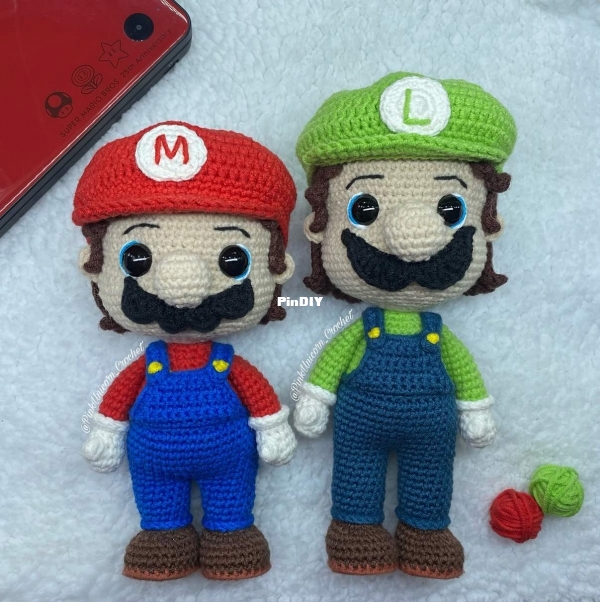 Pink Unicorn Crochet - Juliana Scarpa - Mario and Luigi.jpg