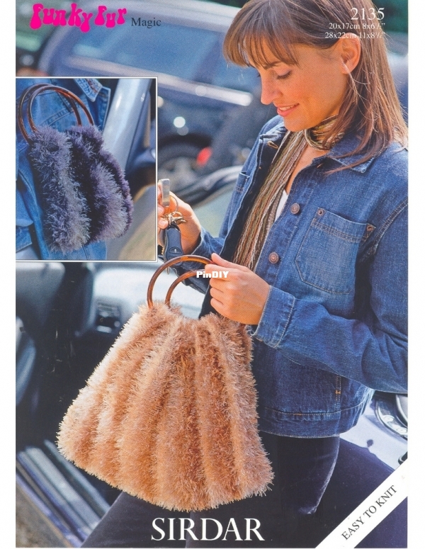 Sirdar 2135 Funky Fur bag001.jpg