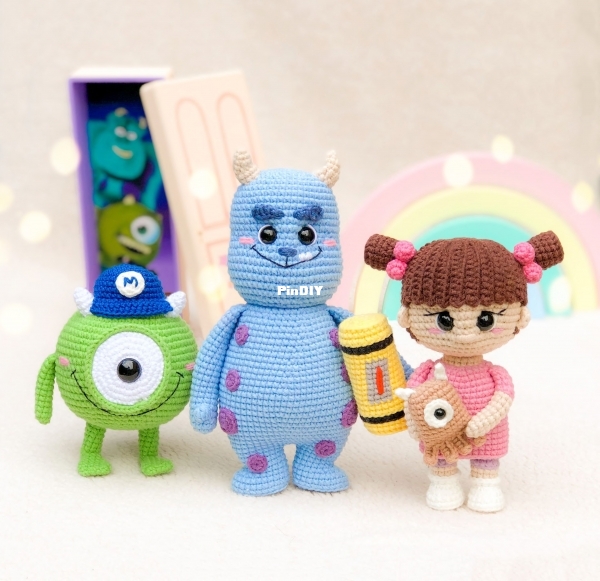 Ateliê Ponto Baixo - Ingrid - E Book Monstros - Sulley, Mike, Boo - Portuguese