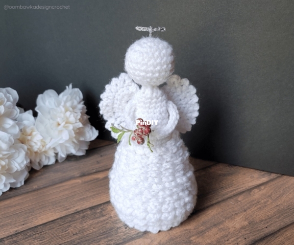 Oombawka Holly 2021 Christmas Angel.jpg