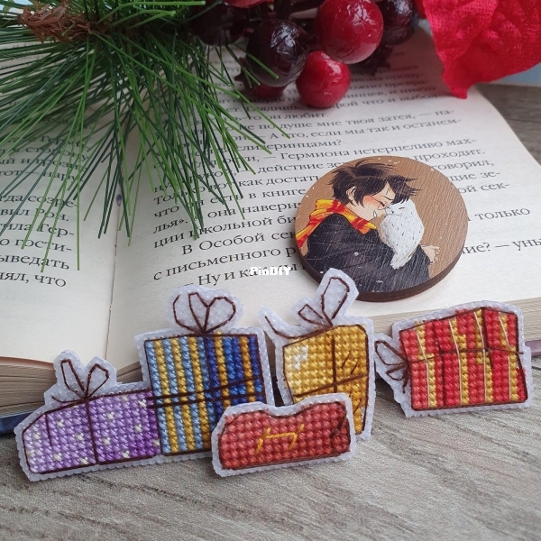 GiftsforChristmastree_AnastasiaSlavina.jpg