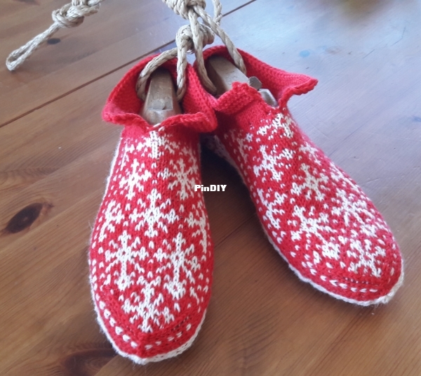 2022 05 01 Snowflake Slippers (1).jpg
