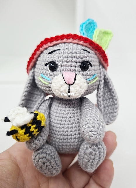 Pink Tomato Crochet - Anna Josephine Laurin - Oliver the Bunny and Bob the Bee.jpg