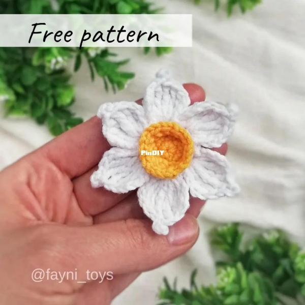 Fayni Toys Daffodil 1.jpg