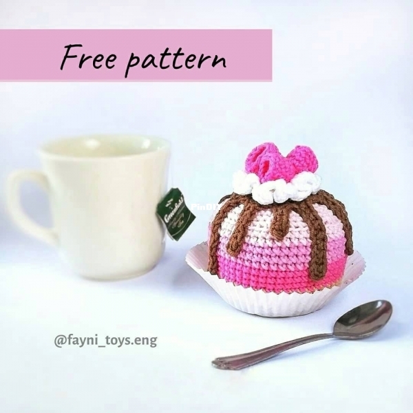 Fayni Toys Raspberry Cake 1.jpg