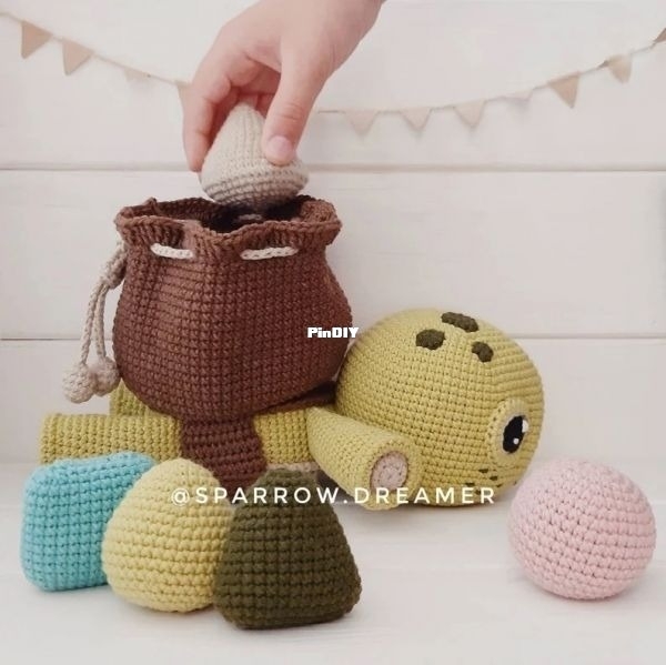 Sparrow Dreamer - Lyubov Ponomarenko - Baby Turtle Educational Colors and Shapes.jpeg